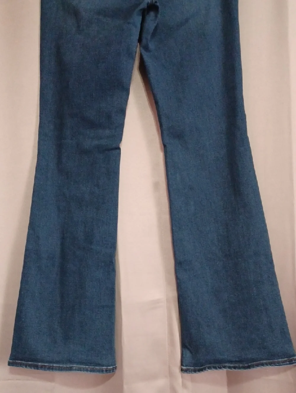 Ann Taylor Slim Bootcut Cotton Rayon Blend High Rise 5 Pocket Jeans Stretch Sz 8